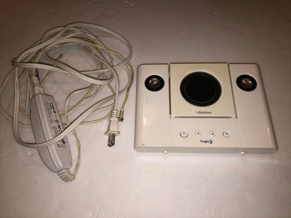 Logic 3 iStationz. Powers On - Image 1 of 4