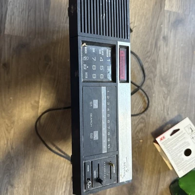 Regency Touch K100 Scanner Programmable 10 Channel Analog NOT TESTED - Image 1 of 3