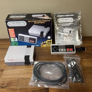 Nintendo NES Classic Mini: Entertainment System e Controller Completo - Imagen 1 de 18