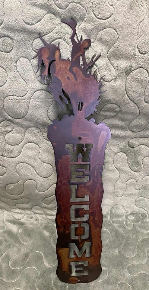 "Letrero de bienvenida vertical de metal de vaquero Bronco de 17"" para colgar en la pared, marrón y negro" Foto 1 de 4