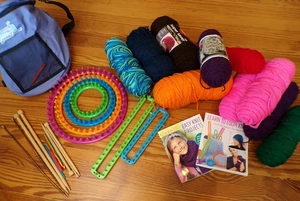 Lot of 10 Yarn Skeins, Yarn Loom Knit Kit, Kniting Needles and More - Picture 1 of 6