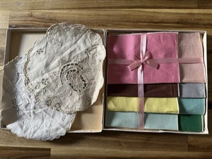8 fazzoletti di lino vintage 5,5x8 pollici Tovaglioli molti colori 2 centrini ricamati - Foto 1 di 7