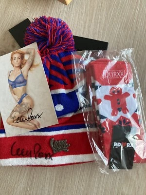 Wintermütze von Lexy Roxx mit Autogramm + Socken Venus 2025 - Bild 1 von 4