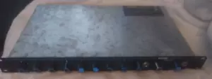Shure SCM810 Automatic Microphone Mixer with Intellimix - Rackmountable - Picture 1 of 12