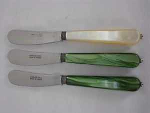3 STAINLESS STEEL SPREADER KNIVES 1 PEARL AND 2 GREEN HANDLE MADE IN FRANCE - Picture 1 of 9