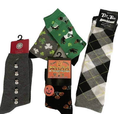 NWT Lot of 5 Pair Women's Socks St Pats Snowmen Argyle & Halloween & Pin 9-11 - Image 1 of 4