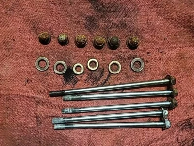 Honda VT1100C3 1998 Shadow Aero ACE Spirit cubierta de culata pernos óxido Foto 1 de 4