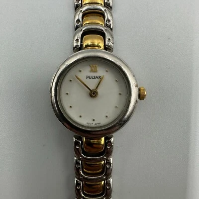 Reloj Pulsar Mujer Plata Dorado Dos Tonos Esfera Pequeña 19MM Redondo Batería Nueva 7" Foto 1 de 4