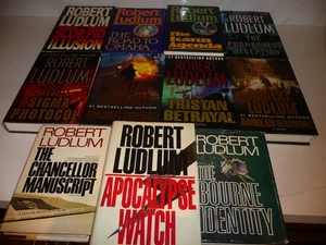 LOT OF 11 ROBERT LUDLUM NOVELS - Hard Cover - Free Shipping - Picture 1 of 13