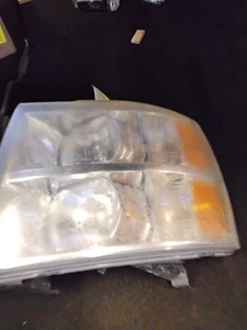 Driver Left Headlight Fits 2007-2014 CHEVROLET SILVERADO 2500 PICKUP  - Picture 1 of 8