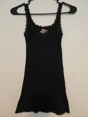 Camiseta sin mangas azul asfalto acanalada de encaje negro talla pequeña Foto 1 de 2