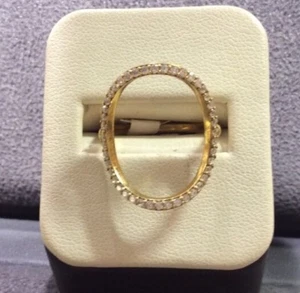 ¡Anillo de circonio circular enchapado en oro de ley 50% de descuento! - Imagen 1 de 3