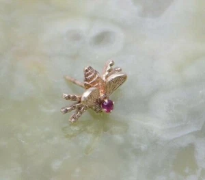 Vintage 14K YG Fly Tie Tack Ruby Stone as the Head Circa 1960 - Picture 1 of 4