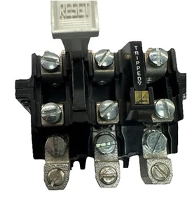 Allen Bradley 40185-800-01 Overload Relay 600V 595-A02 Aux Contact 4018580001 - Picture 1 of 6
