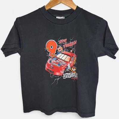 Camiseta gráfica NASCAR Wacky Racing vintage de la década de 1990 joven pequeña de dibujos animados de la red Foto 1 de 4
