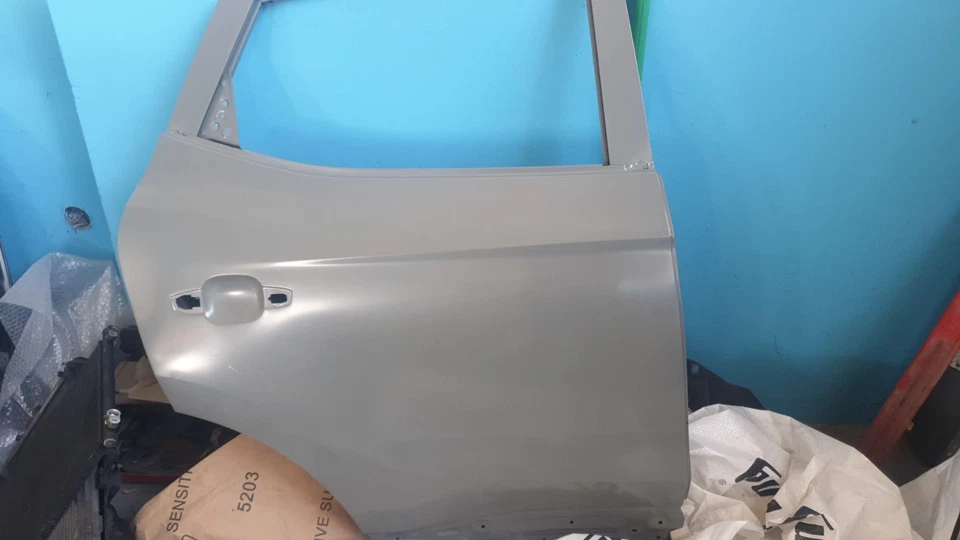 Portiera Sportello Posteriore Destra Mg Zs - Immagine 1 di 1