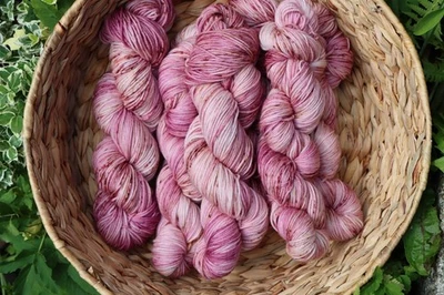 Handgefärbte Merinowolle Hightwist 100 % je 110 g - Bild 1 von 4