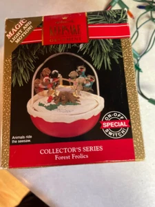 VTG Hallmark Keepsake Magic Light and Motion Forest Frolics Christmas Ornament - Picture 1 of 10