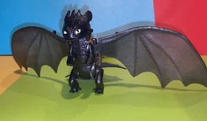 How To Train Your Dragon: Defenders Of Berk - Toothless Night Fury - Picture 1 of 9