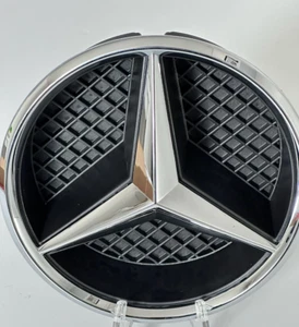 Mercedes-Benz Silver Grille Front star Emblem for W176 W205 and W207 A0008880060 - Picture 1 of 17