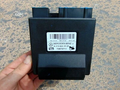 06-11 Módulo de liberación de tapa de maletero hidráulico Mercedes CLS500 CLS550 A2198200526 OEM Foto 1 de 4