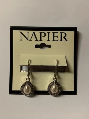 Совершенно новый Napier серебристого тона имитации жемчуг капли рычаг назад серьги - Изображение 1 из 2