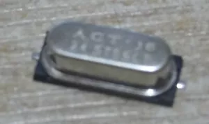 strip of 20 x 24.576 Mhz crystal HC-49SM SMD PO2457IOEDAFC-PF ACT 24.576SCB - Picture 1 of 5