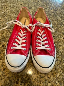 Converse All Star Red  Canvas Men’s 10 Women’s 12 Low Top Chuck Taylor - Picture 1 of 7