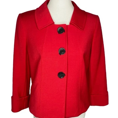 Куртка праздничная укороченная Tahari Arthur Levine блейзер с красным бантом на пуговицах застежка 6 шт. - Изображение 1 из 4