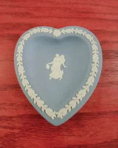Wedgewood Jasperware Heart Trinket Jewelry Dish Lady Angel Blue Vintage - Picture 1 of 6