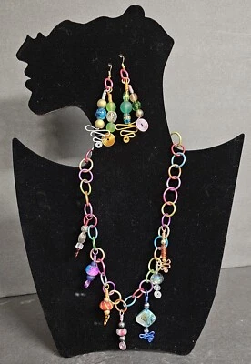 Juego de 2 piezas de joyas hechas a mano de aluminio ligero como plumas de Dream Crafters Studio Foto 1 de 4