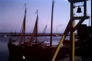 35mm Colour Slide- Volendam Harbour and Bell Holland 1968 - Bild 1 von 1