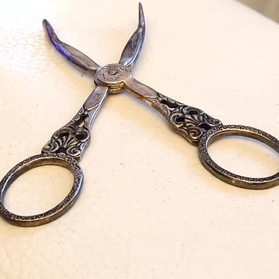 Pinzas de tijera suecas chapadas en plata vintage años 40 USADAS PARA SERVIR CUBITOS DE AZÚCAR Foto 1 de 4