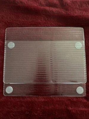 Funda rígida Incase Edge para MacBook Air transparente de 13′′  Foto 1 de 4