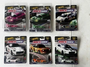 Hot Wheels Premium 2024 Race Day Set “Roxy” Porsche 911 GT3 R (992) - Chase 6/5 - Picture 1 of 2