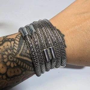 Vintage klobiges silberfarbenes Mesh Armband mit Magnetverschluss Punk Rock Metall - Bild 1 von 5