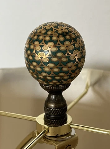 Beautiful Lamp Finial VTG Green with Gold Circles Pattern Cover