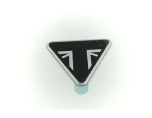 Targa coprimotore TRIUMPH tipo 1 T3951018 badge engine cover - Foto 1 di 2