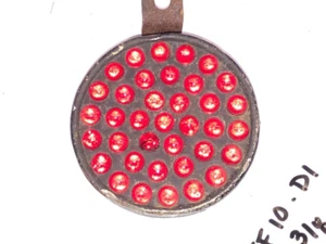 GLASS PERSONS 337 Marble REFLECTOR Vintage Red CAR TRUCK tail lite bUS vAN OLD - Picture 1 of 11