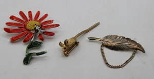 VINTAGE 3pcs LOT PINS BROOCHES FLOWER MOUSE GLASSES HOLDER - Picture 1 of 7