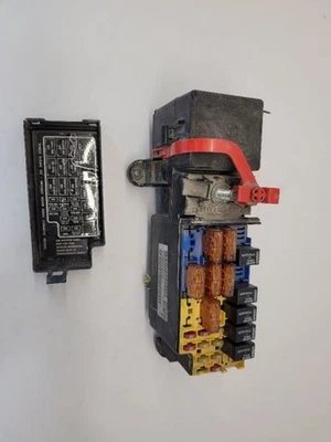 2000 00 DODGE AVENGER FUSE BOX ENGINE COMPARTMENT MR318380        - Image 1 of 4