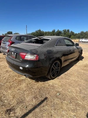 REPOSACABEZAS TRASERO DERECHO NEGRO 8T0885973F25D 2013 AUDI A5 AUDI Foto 1 de 4