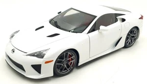 Autoart Signature 1/18 Scale diecast 78831 - Lexus LFA - Whitest White - Picture 1 of 7