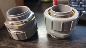 Arlington CONNETTORE CONDOTTO FNMC-B 1 1/2" DRITTO NON METALLICO A tenuta di liquido - Foto 1 di 1