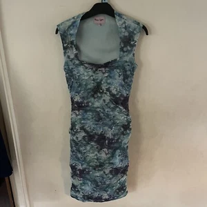 PHASE EIGHT Glacier Claudette Ruched Wiggle Crush Dress Size 8 Sleeveless Spring - Picture 1 of 3