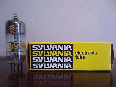 Tubo electrónico Sylvania 2GK5 2FQ5 Foto 1 de 2