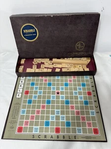 VINTAGE - Scrabble Game Board game Tiles 1948 Selchow Righter Co - Picture 1 of 8