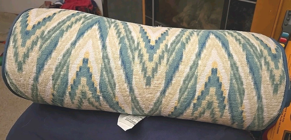 Almohada Lumbar 20 X 8 Azul Verde Crema Patrón Chevron NUEVO Foto 1 de 1