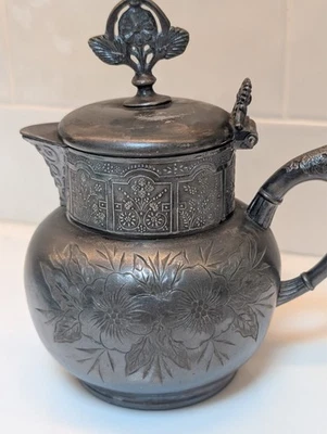 Antigua tetera en forma de crema Manhattan Silver Plate Co plato cuádruple 1001 Foto 1 de 4