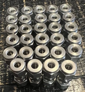 Swagelok SS-400-6 Union Fitting, 1/4" OD Tube, (LOT OF 29) - Picture 1 of 3